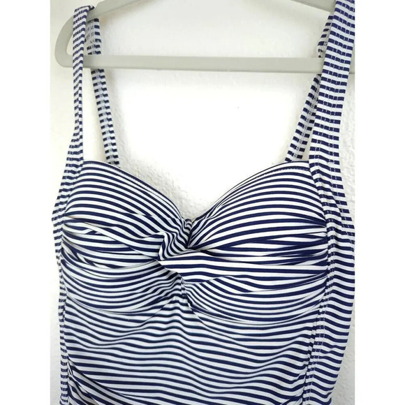 NIP TUCK  One Piece Swimsuit Nautical Stripe Adjustable Straps Size 4 - Picture 2 of 8
